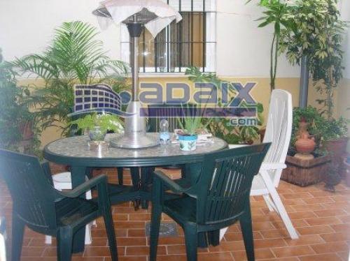 Piso 2 dormitorios cocina amueblada 2 patios con toldo a/a