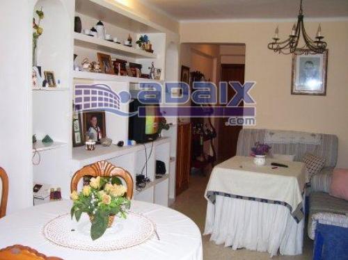 Piso en Urb. privada 4 dormitorios 2 baños cocina amueblada