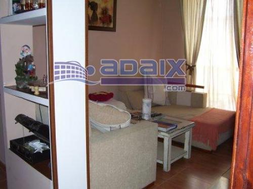 ESTUPENDO PISO COCINA AMUEBLADA A/ACON. TOTALMENTE AMUEBLADO. REFORMADO. PARA ENTRAR.