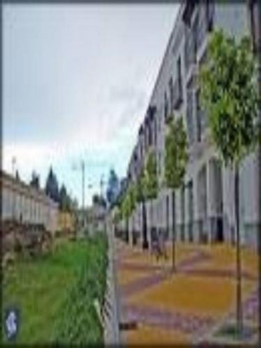 PRECIOSO APARTAMENTE A ESTRENAR BAñO. GARAJE. TRASTERO. TOTALMENTE AMUEBLADO. A