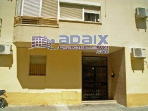 Piso en primera planta con ascensor de cuatro amplios dormitorios(