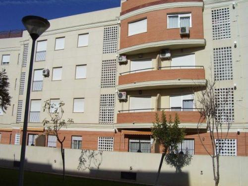 MARAVILLOSO ATICO EN URB. PRIVADA SEMINUEVO. 2 BAñOS COMPLETOS. COCINA