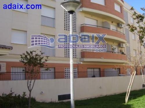 Piso seminuevo 3 dormitorios 2 baños completos salOn-comedor cocina amue