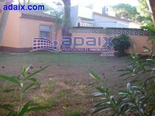 Urb. Valdelagrana a pocos metros del mar. Adosado con gran