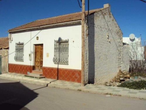 Casa procedente de embargo en Chimeneas (Granada) 3 dormitorios salOn