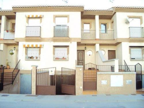 Casa en venta en El Jau (Granada). Unifamiliar con 3