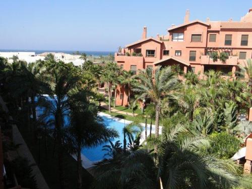 Piso en Motril Zona Playa GranadaEdificio rodeado de campo de