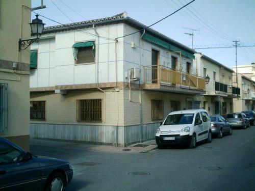 Casa en venta en Santa Fe (Granada) con 5 dormitorios