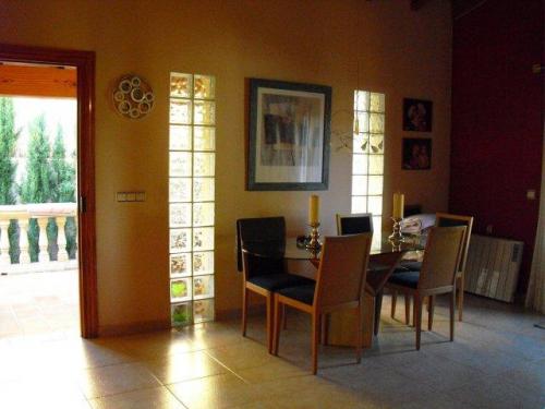 Chalet unifamiliar en Calvia ubicado en Son Ferrer consta de