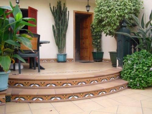 Chalet adosado en Calvia ubicado en Son Ferrer consta de