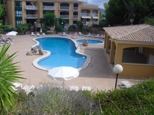 Planta baja en Calvia ubicada en urbanizacion Golf Santa Ponsa.