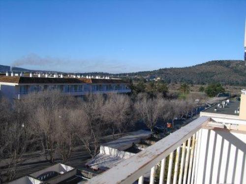 Piso en Calvia ubicado en Magaluf. Consta de 4 dormitorios