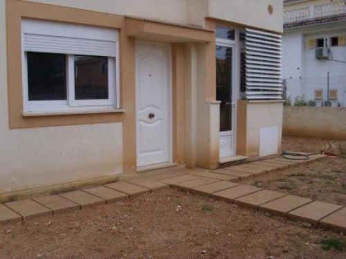 Piso en Calvia ubicado en Son Ferrer planta baja. Consta