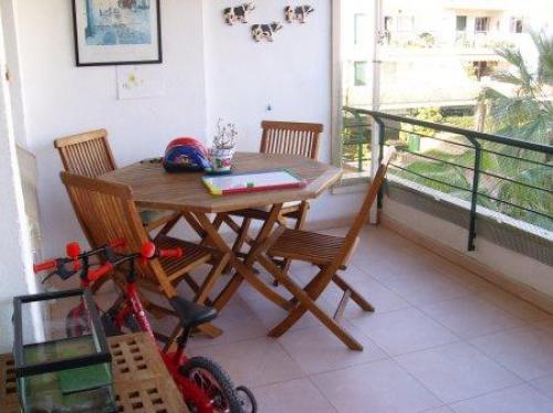 Precioso apartamento en primera linea de playa. Consta de 3