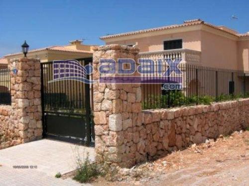 Preciosa unifamiliar adosada de 2 plantas situada en la urbanizacion