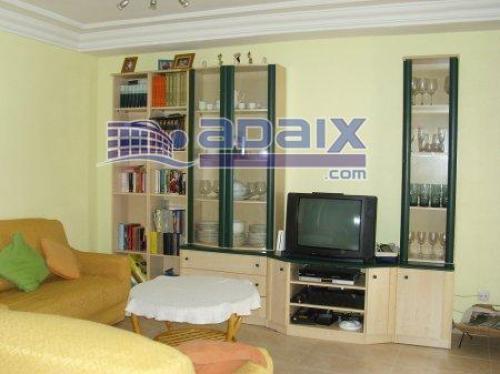 Piso en Calvia ubicado en Son Ferrer. Consta de 3