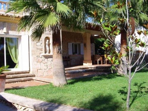 Chalet en Llucmajor ubicado en urbanizacion Bahia Blava. Consta de