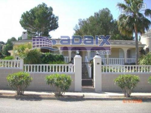 Chalet unifamiliar en Calvia ubicado en urbanizacion Habitat Golf de