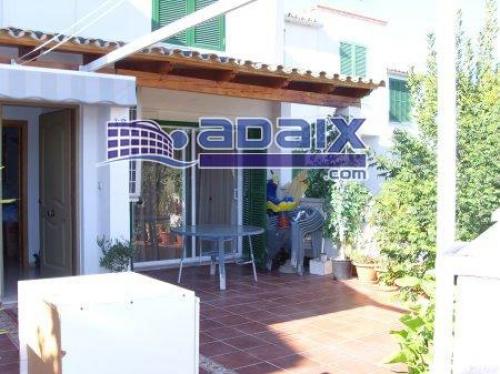 Fantastico chalecito adosado de 130m2. Totalmente amueblado. En 1 planta