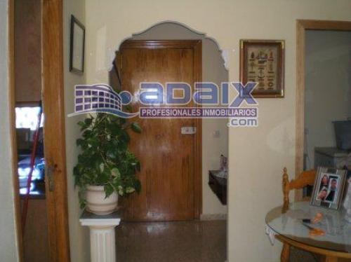 Piso en Calvia ubicado en Son Ferrer. Consta de 3