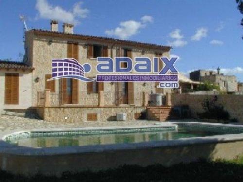 Año construcciOn 2004Casa M2 construidos: 400 (tres plantas) Fachadas de