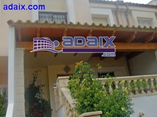 Chalet adosado en Calvia ubicado en Son Ferrer. Consta de