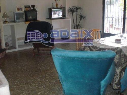 SE VENDE CHALET DE 101 m2 POR PLANTA EN DOS