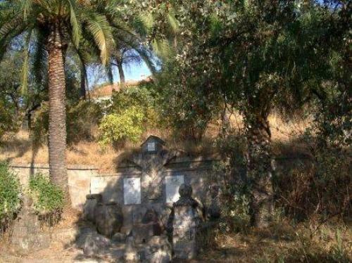 Magnifico Terreno en plena Sierra Morena a pie de carretera