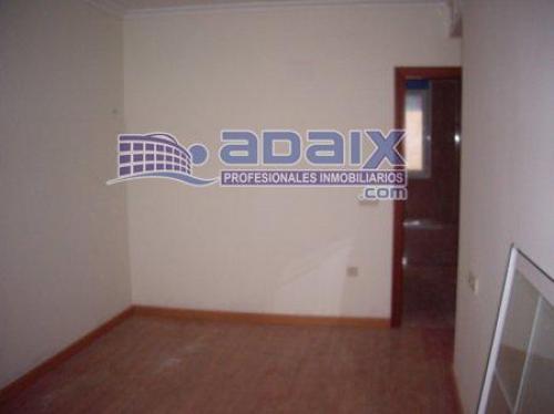 MAGNIFICO APARTAMENTO EN PLENO CENTRO DE LINARES. NUEVO A ESTRENAR.