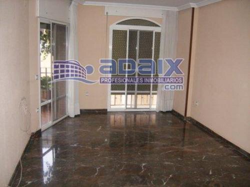 MAGNIFICO PISO EN EL CENTRO DE LINARES DE 90 M2.