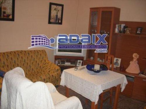 BONITO PISO DE 70 M2 TOTALMENTE REFORMADO. SUELO GRES. VENTANAS