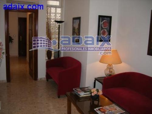 Apartamento en pleno centro de Linares. Ideal para despacho. Soleria