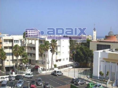 Excelente piso de tres dormitorios cocina salOn dos baños y