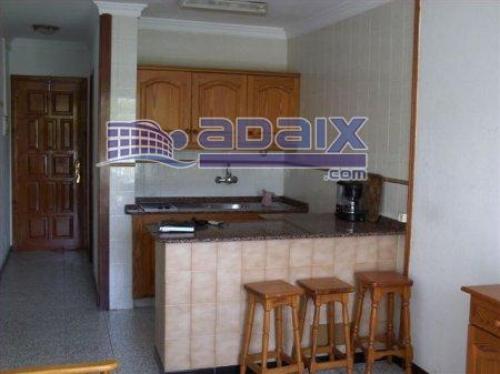 Muy bien situado. Reformado. Apartamento de dos dormitorios baño salOn-coc