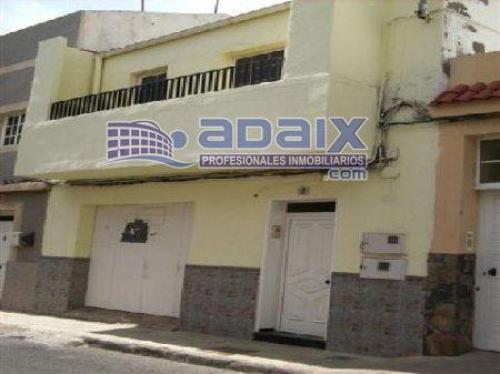 Amplia casa terrera 240 metros construidos en parcela de 120