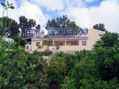 Precioso Chalet en zona privilegiada del Monte Lentiscal. En perfecto