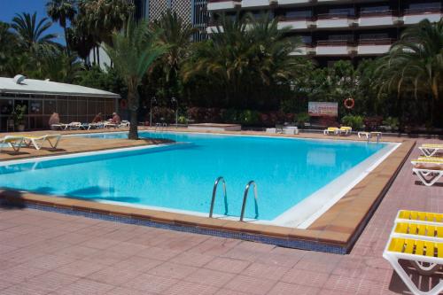 Amplio apartamento de dos dormitorios 85 metros utiles cuatro terrazas