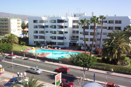 Complejo residencial privado cuenta con 12 locales comerciales recepciOn salones