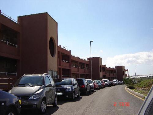 En Playa del Burrero urbanizacion Vista Alegre. Amplio piso en