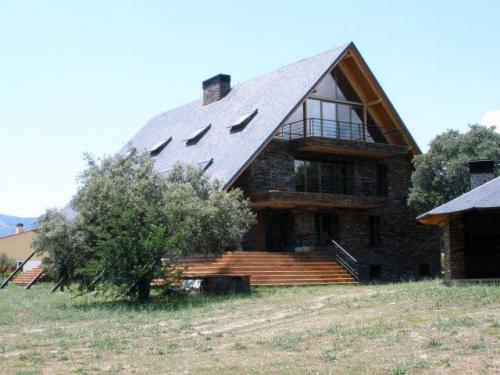 Chalet de Lujo en Madrid ubicado en una pequeña urbanizacion