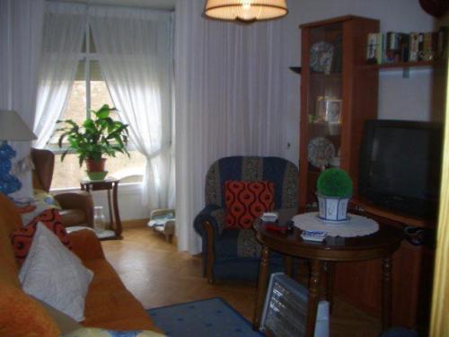 PISO ZONA JUAN XXIIIEstupendo primer piso de 85m2 en pleno