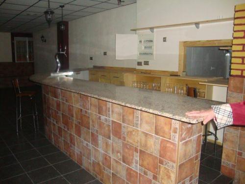 Se alquila bajo comercial en Alcantarilla junto Calle Mayor excelente