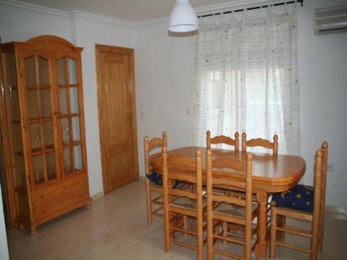 Se alquila piso en la Alberca zona del Verdolay. El