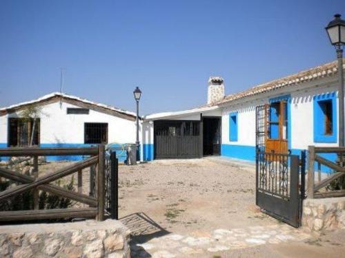 Chalet-casa en venta en Corvera (Los Arcos). Gran oferta de