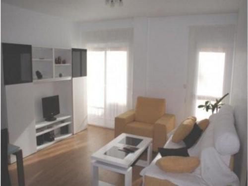 Piso en alquiler en Juan de BorbOn. Precioso piso nuevo