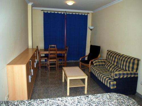 Piso en alquiler en Vilagarcia zona de Las Carolinas.Se alquila