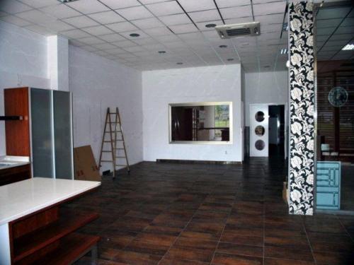 Se vende bajo comercial en Vilagarcia de Arousa al lado