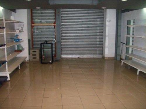 Local comercial ! A ESTRENAR ! en el mismo centro