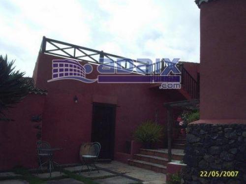 Conjunto de 5 casitas canarias con entrada individual a cada