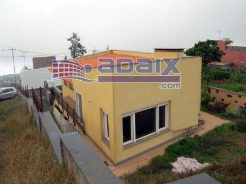 Espectacular chalet ! A ESTRENAR ! en Tacoronte. Consta de